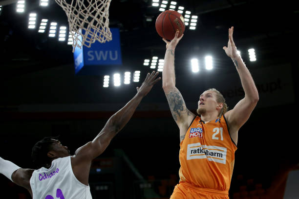 频创造佳绩 频创造佳绩