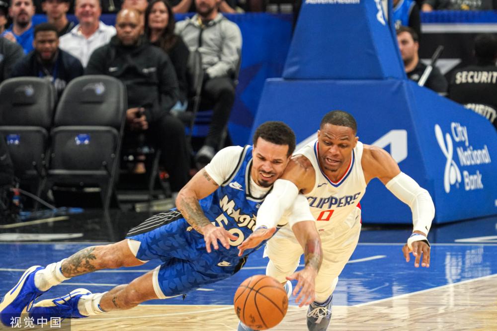 都可能在电 都可能在电