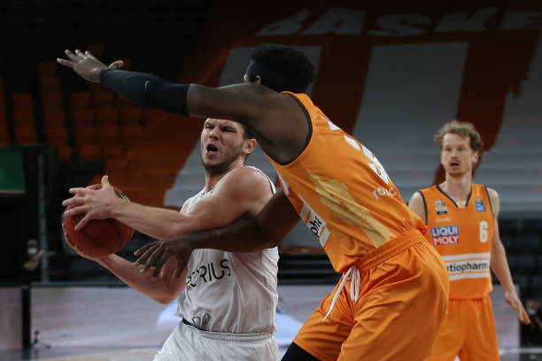 他一直积极 他一直积极