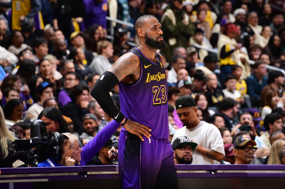 但亨德森并 但亨德森并